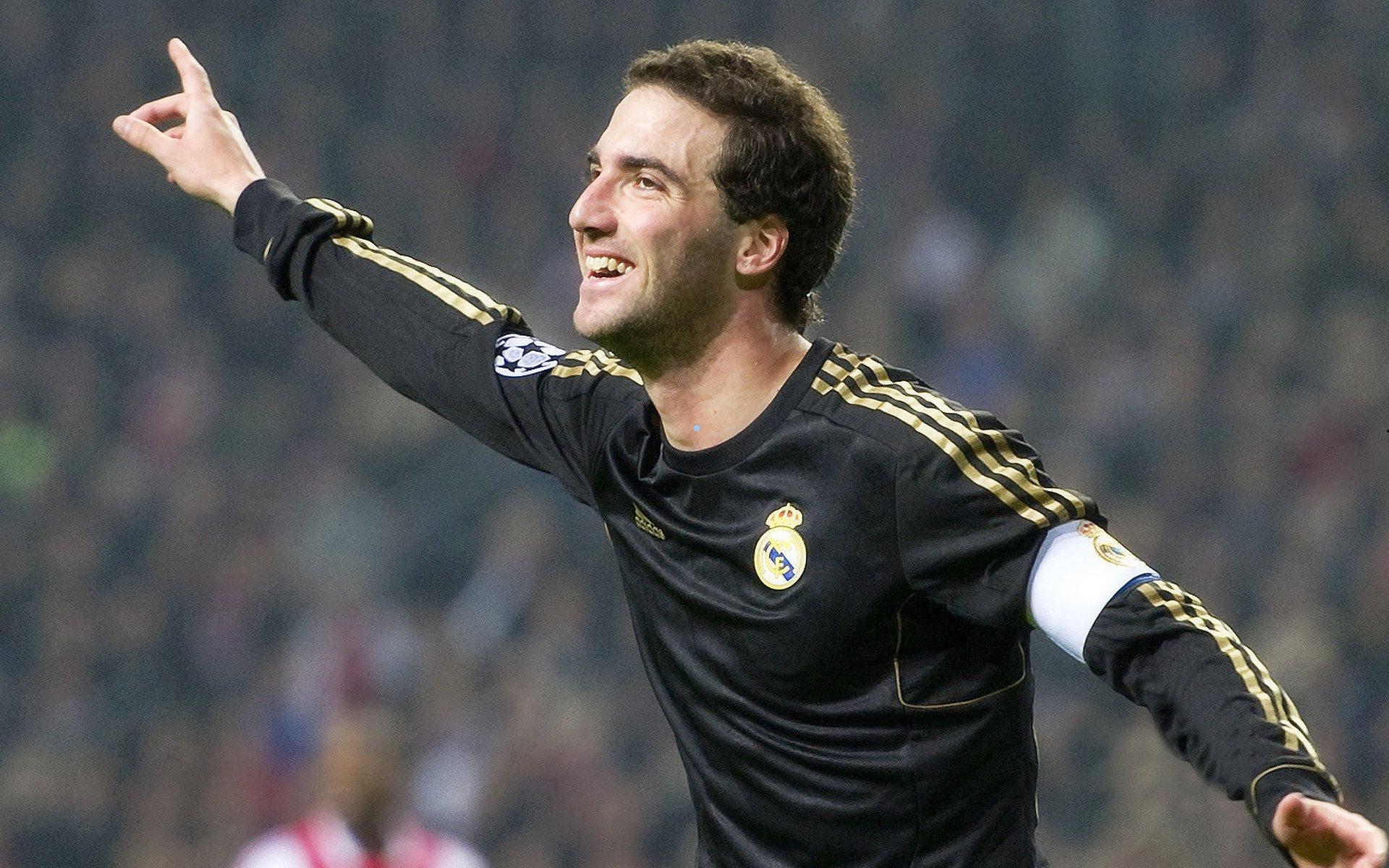 2025年金球奖荣耀归属，登贝莱与邦马蒂双双获奖 入选人民日报国际十大体育新闻